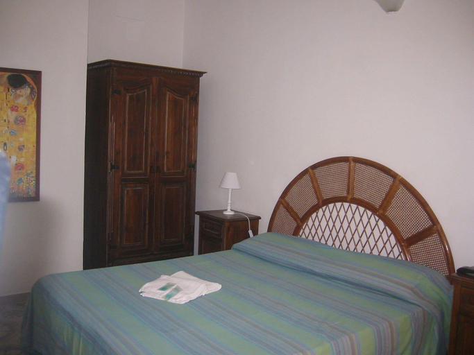 Bedroom 2, La Via Del Mare, Syracuse