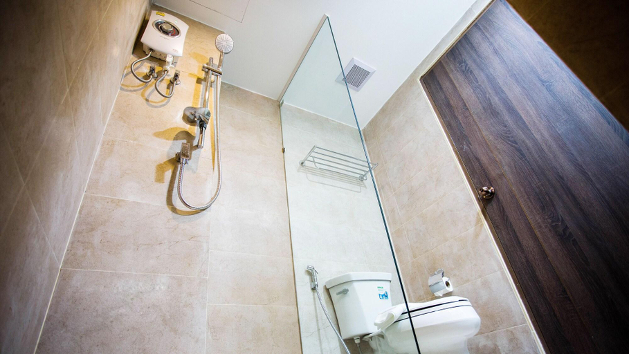 Bathroom 5, B2 Hat Yai Premier Hotel, Hat Yai