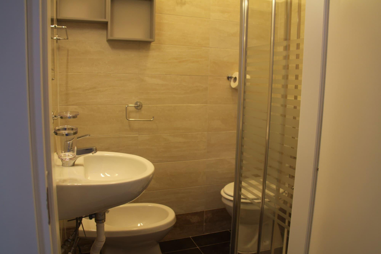 Bathroom 4, Le Porte di Napoli - Rooms, Napoli
