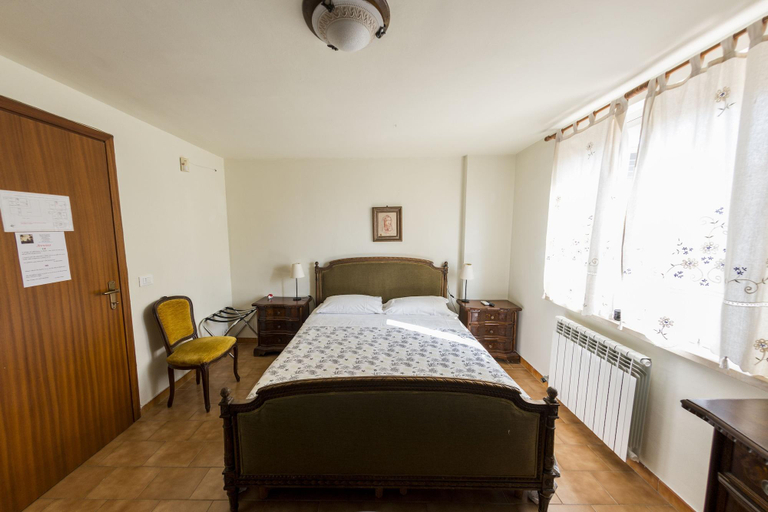 Bedroom 2, B&B Hotel California, Latina