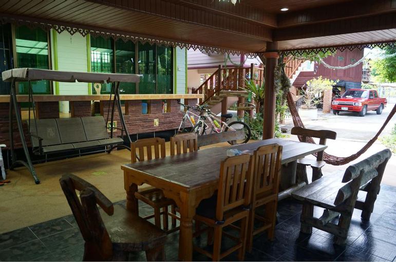 Food & Drinks, Three Moons Homestay, Doi Saket