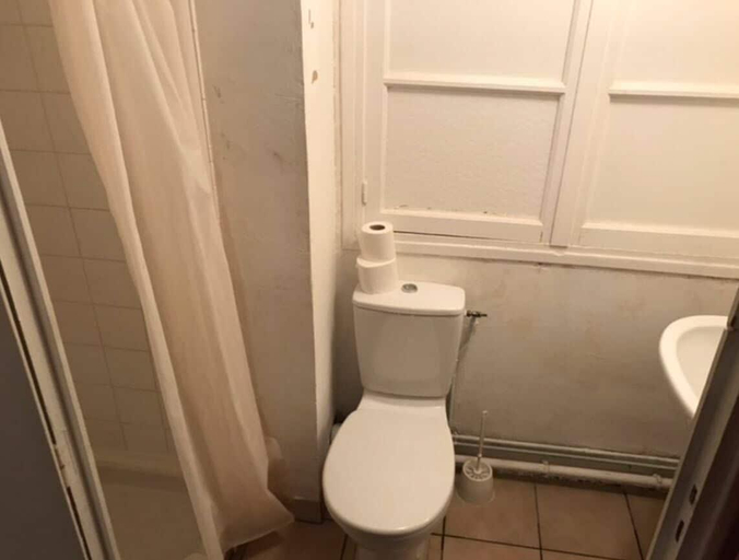 Bathroom, Hotel Aux Armes De Belgique, Hautes-Pyrénées
