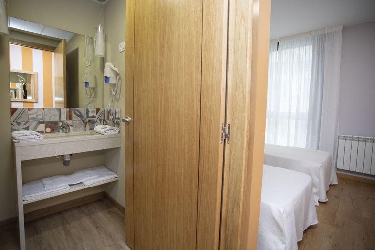 Bathroom 5, Hotel Novoa, Lugo