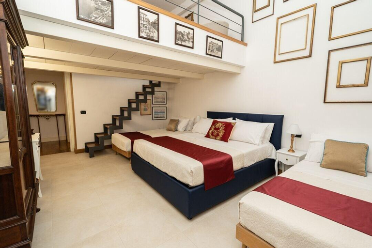 Moon Luxury Rooms & Apartments, Napoli