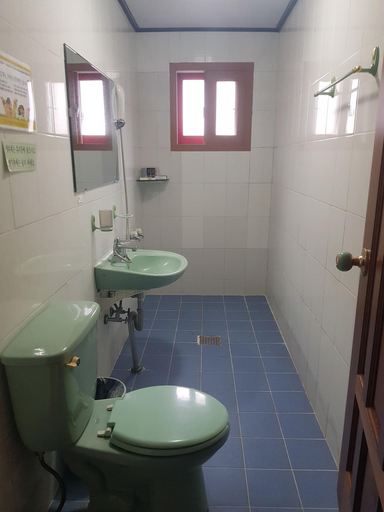 Bathroom 5, Sokcho Secret, Sokcho