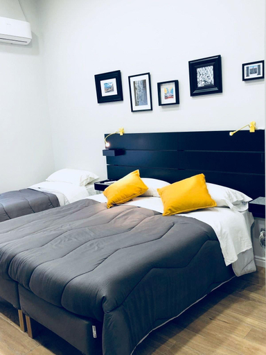 Bedroom 3, Palazzo Ferrara, Napoli