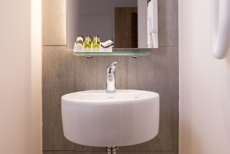 Bathroom 4, Sun Rise Hotel, Central Macedonia
