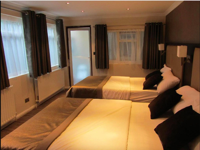 Bedroom 2, Goodwood Hotel, London