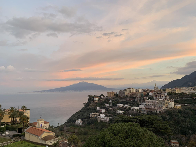 Exterior & Views 2, Vesuvio View, Napoli