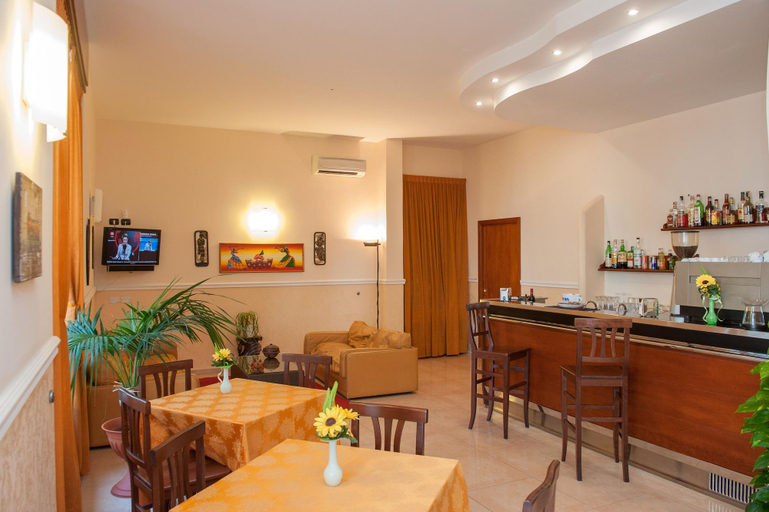 Public Area 2, Albergo San Giorgio, Foggia