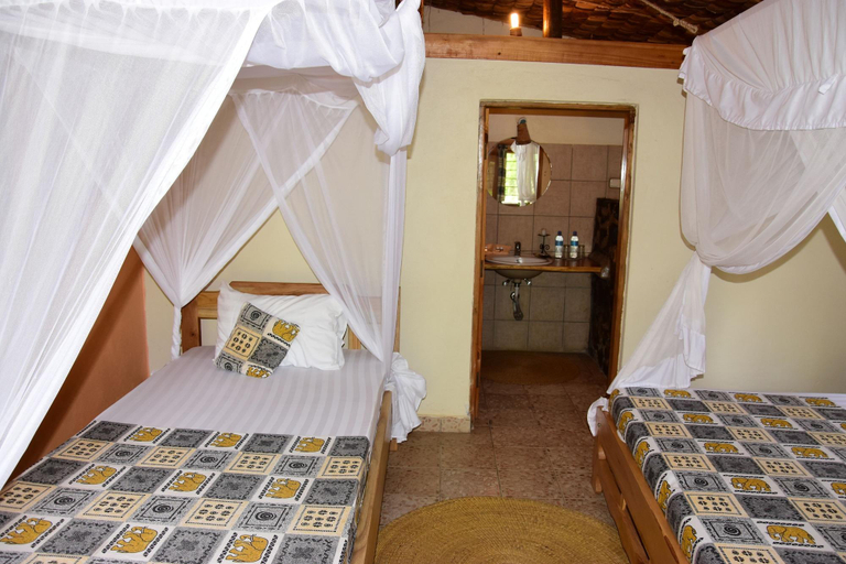 Bedroom 5, Meru View Lodge, Meru