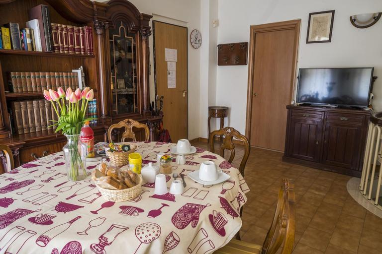 Food & Drinks 5, B&B Hotel California, Latina