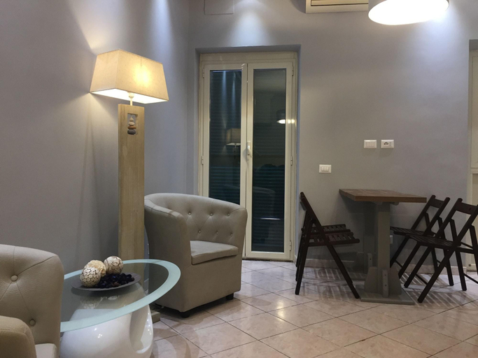 Public Area 3, Bakirooms, Roma