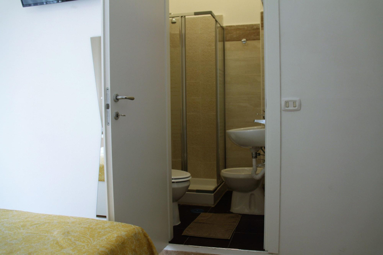 Bathroom 5, Le Porte di Napoli - Rooms, Napoli