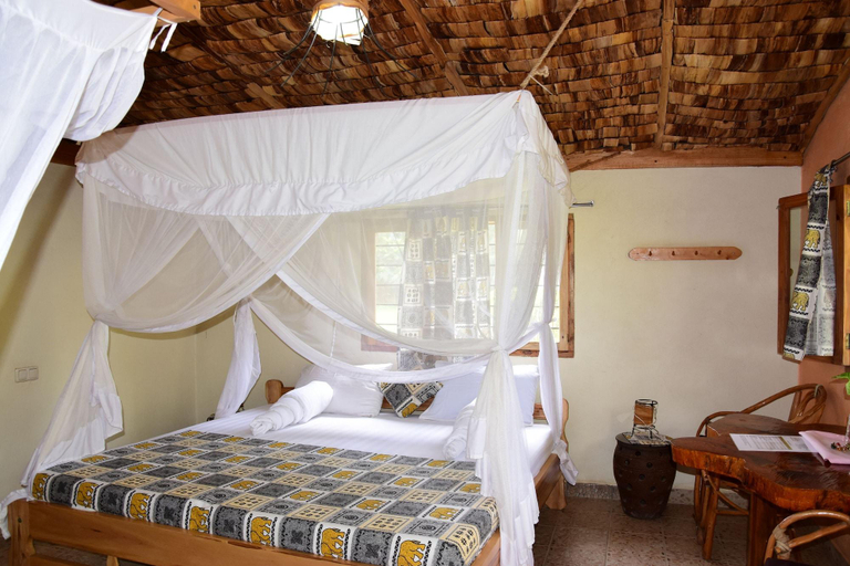 Bedroom 4, Meru View Lodge, Meru
