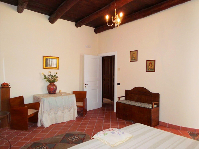 Bedroom 4, PietrAnticA, Salerno
