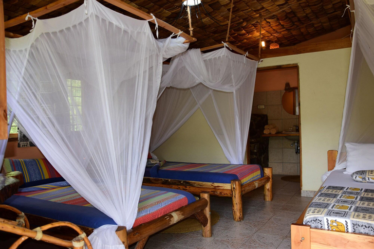 Bedroom 2, Meru View Lodge, Meru