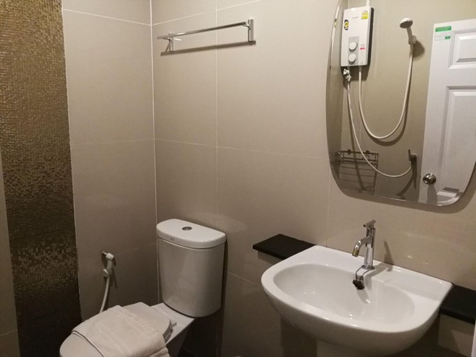 Bathroom, V49 Apartment, Muang Nakhon Ratchasima