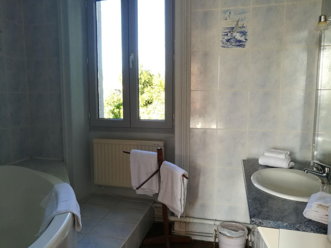 Bathroom 5, Château de Saint-antoine, Haute-Vienne