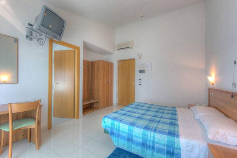 Bedroom 2, Hotel Mizar, Siena