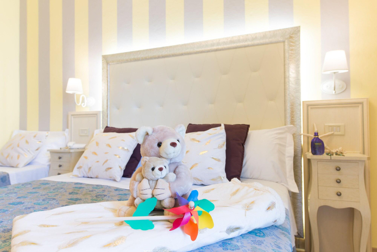 Bedroom 3, Hotel Missouri, Rimini