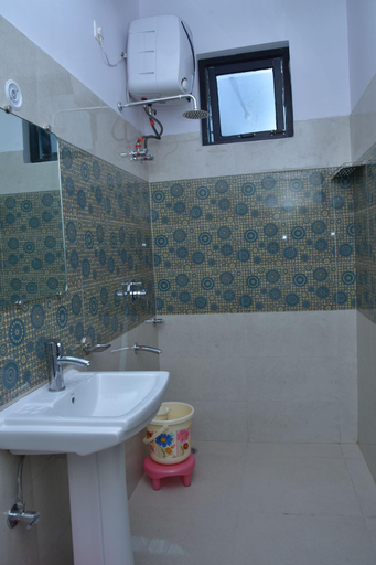 Bathroom, Hotel Sunrise, Garhwal