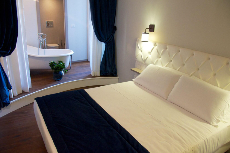 Bedroom 3, Piazza Farnese Luxury Suites, Rome