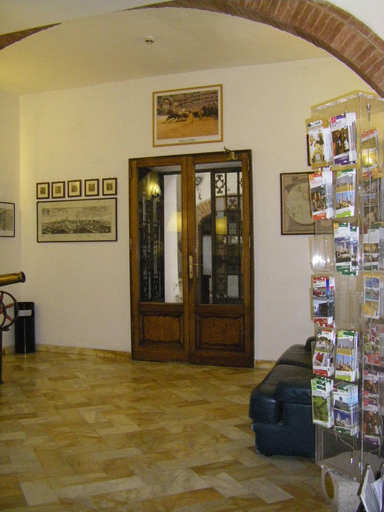 Public Area 2, Cannon d'Oro, Siena