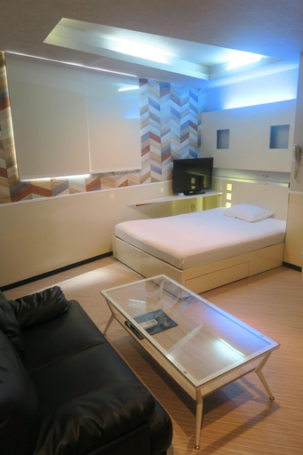 Bedroom 4, Hotel Century, Chiba