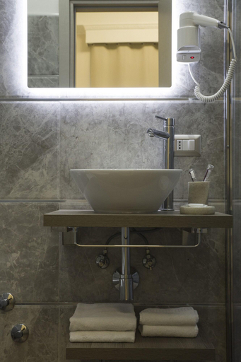 Bathroom 5, Royal Rooms Luxury Suite, Napoli