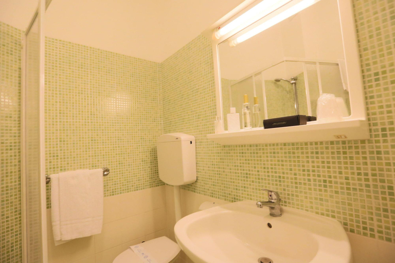 Bathroom 5, Family Hotel Marina Beach, Ravenna