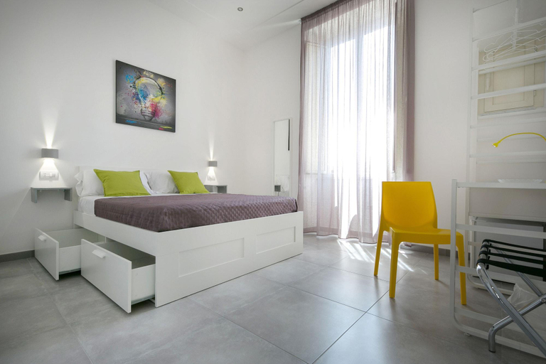 Bedroom 4, President Suites, Napoli