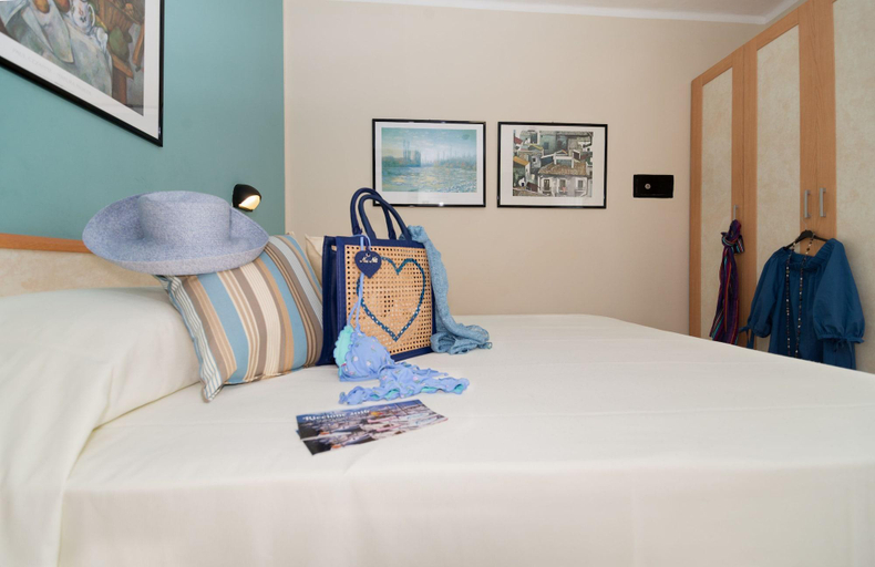 Bedroom 2, Hotel La Residenza, Rimini