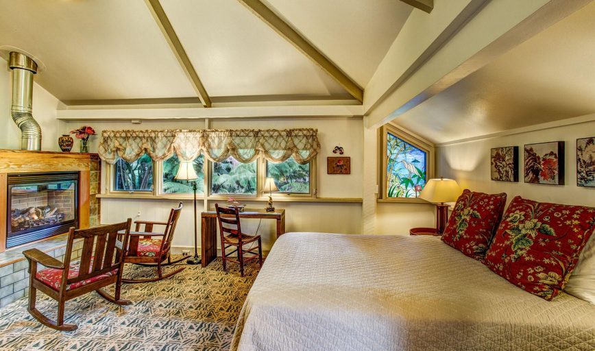 Public Area 3, Kilauea Lodge and Restaurant, Hawaii