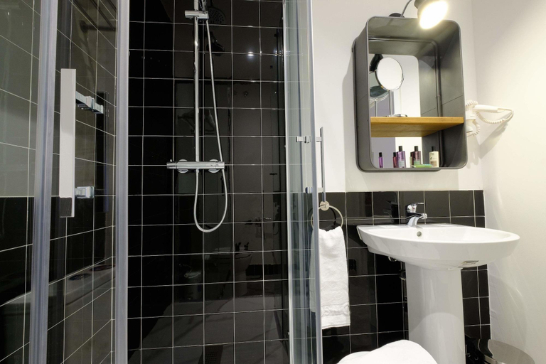 Bathroom 4, Cosmov Bilbao Hotel, Vizcaya