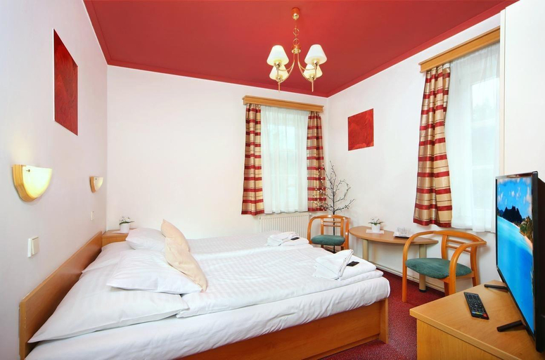 Bedroom 3, Hotel Hradec, Trutnov