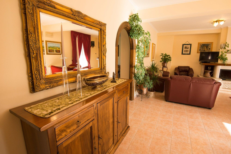 Public Area 2, Albergo della Corte, L'Aquila