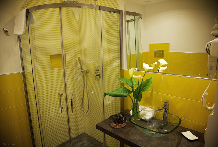 Bathroom 5, Il Giardino Segreto, Napoli
