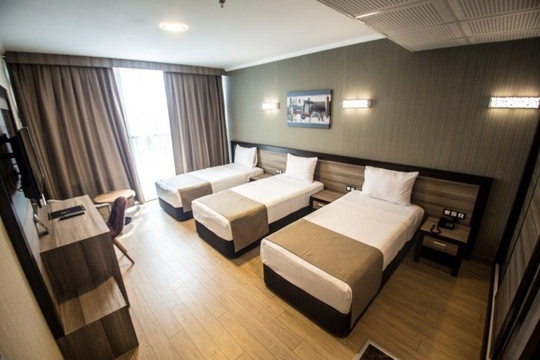 Bedroom 3, The Corner Hotel, Sincan