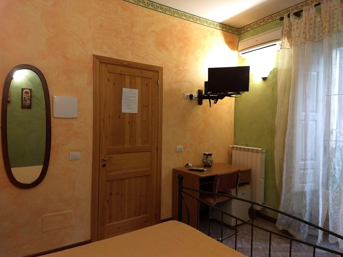 Bathroom 5, Palazzo Aprile, Catania