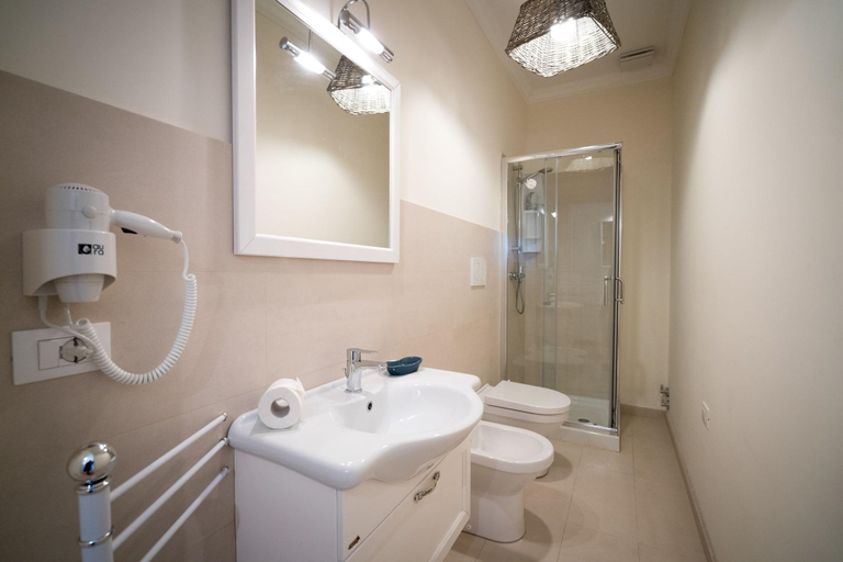 Bathroom 5, Casale 1821 Resort Ragusa, Ragusa
