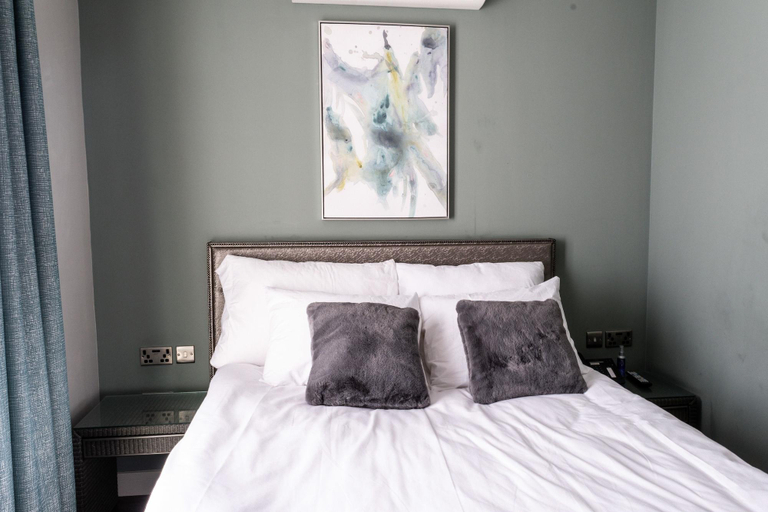 Bedroom 2, The Villare Hotel, Leicester