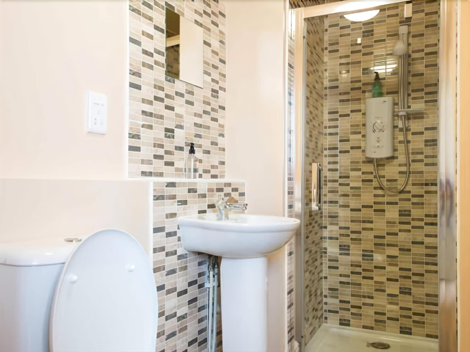 Bathroom 5, The Albert, North Yorkshire