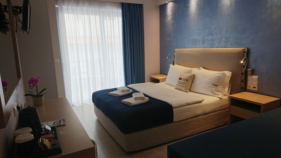 Bedroom 2, Diolkos Studios, Peloponnese