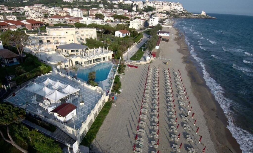 Grand Hotel La Playa, Latina