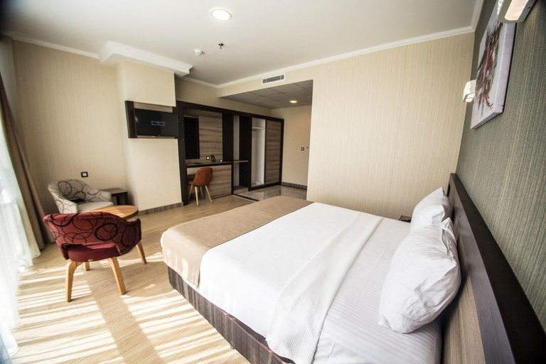 Bedroom 3, The Corner Hotel, Sincan