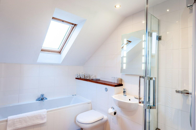 Bathroom 3, Baron at Bucknell, Shropshire