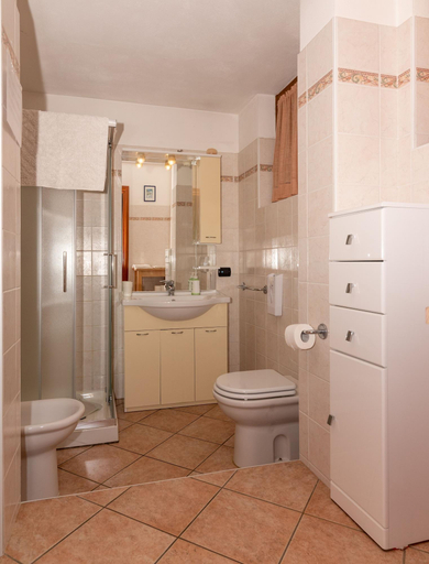 Bathroom 4, Casa Della Musica, Lecco