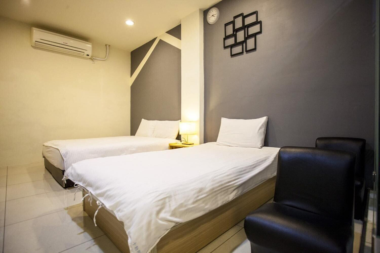 Bedroom 3, Feng Chia Wales, Taichung