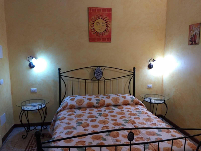 Bedroom 2, Palazzo Aprile, Catania